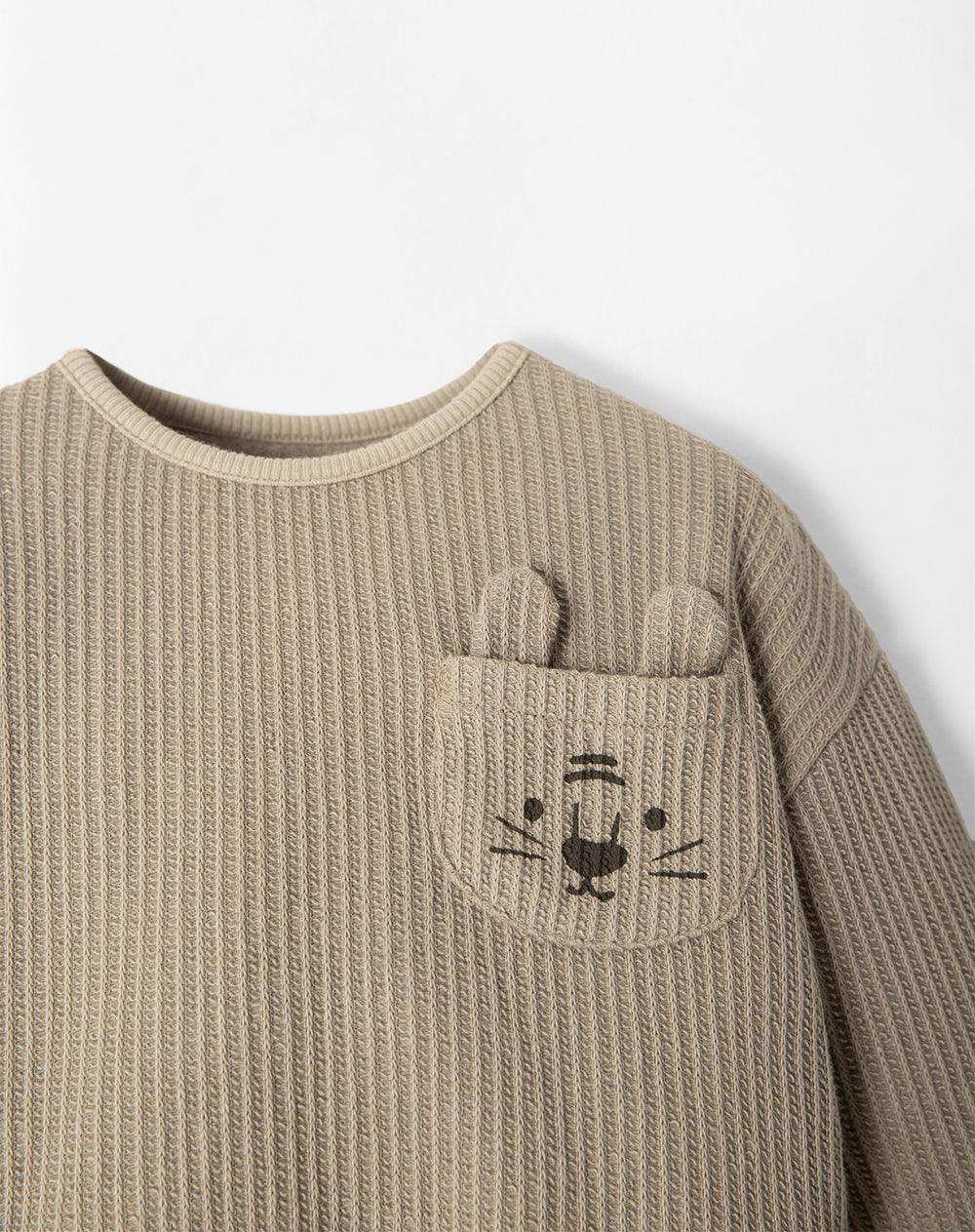 Conjunto pantalon largo manga larga beige