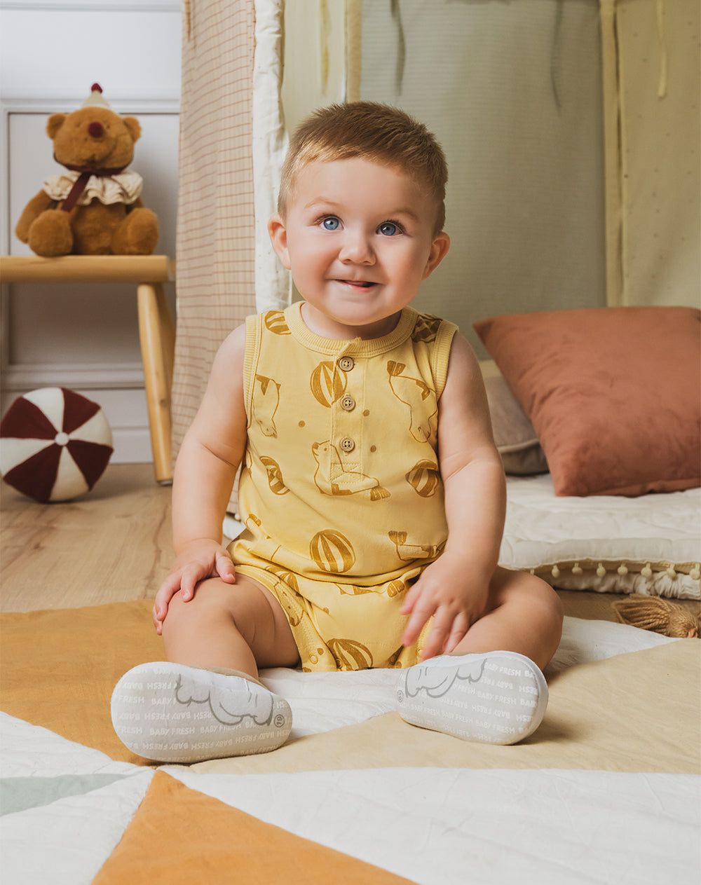 Enterizo regular fit amarillo estampado