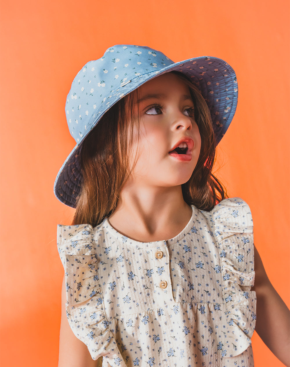 Gorro tipo pescador estampado niña