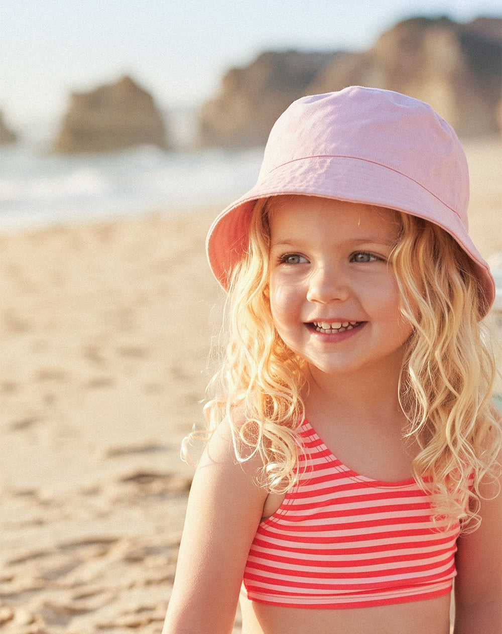 Gorro tipo pescador rosado niña