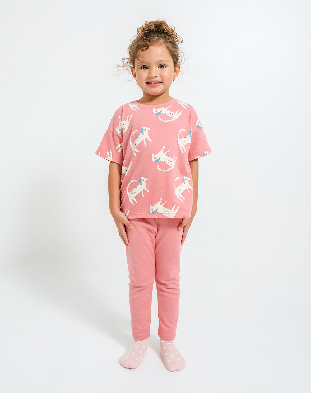 Conjunto pantalon largo manga corta rosado estampado