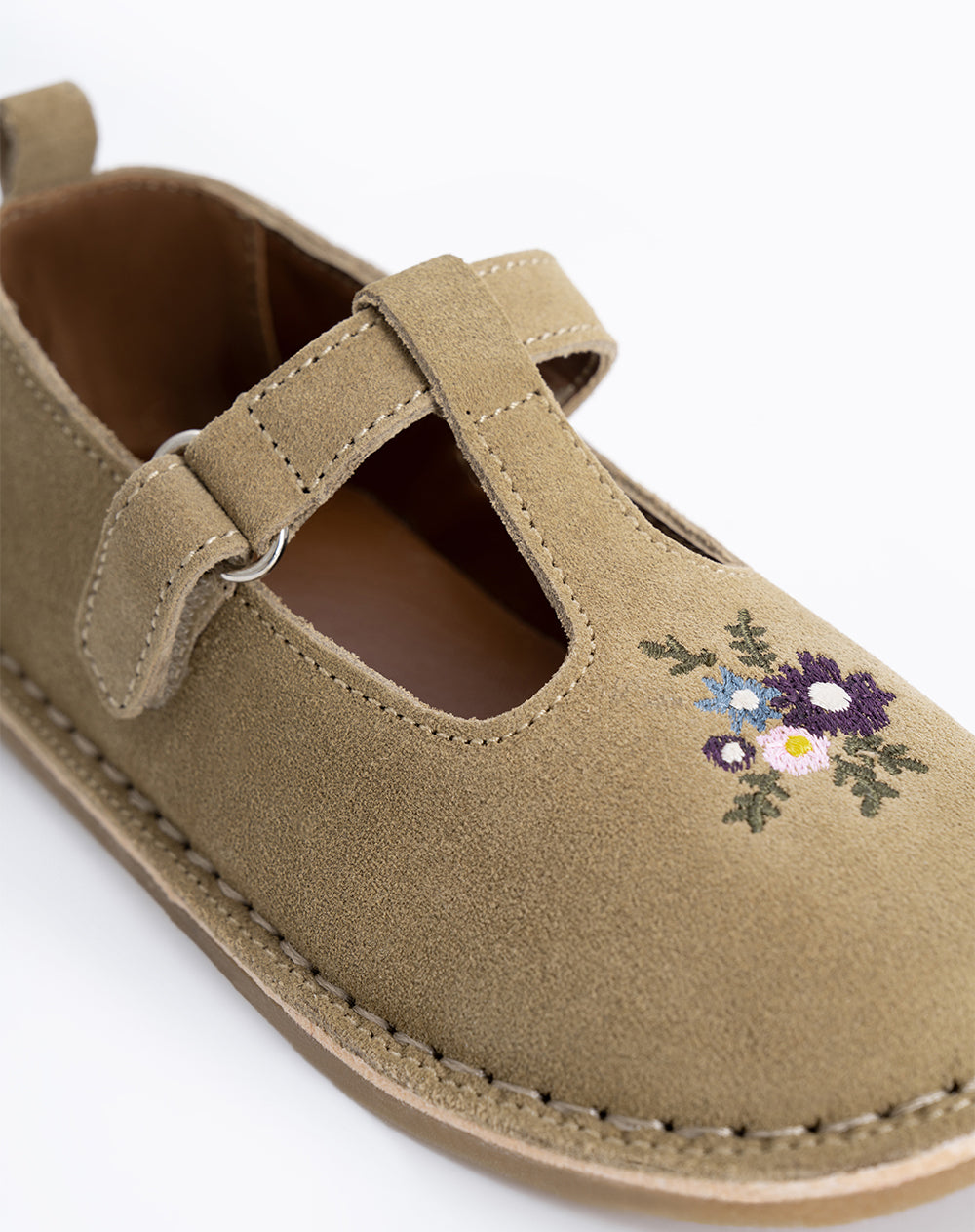 Zapatos tipo mary jane gamuza café niña