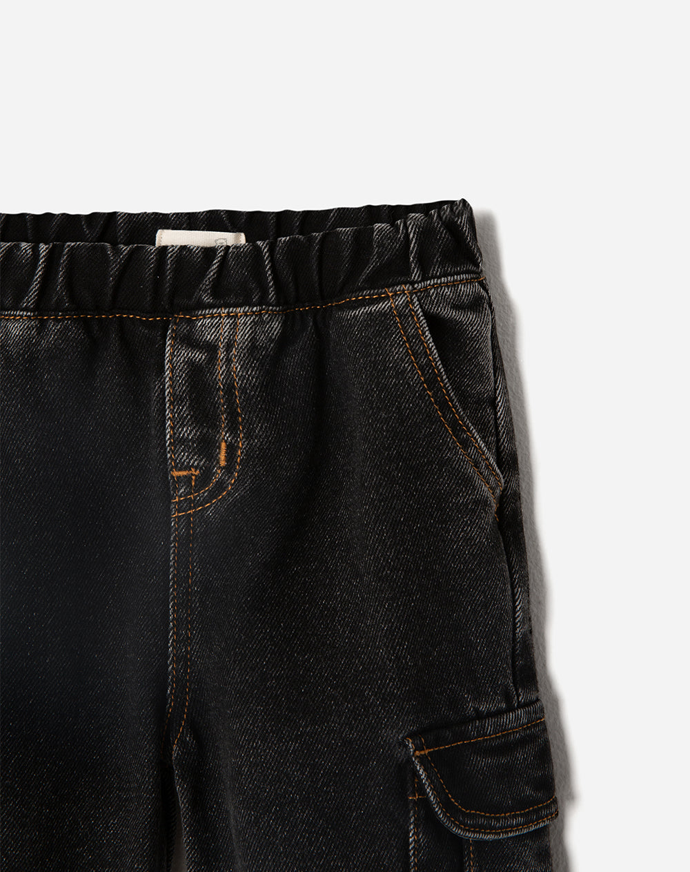 Jean cargo negro niño