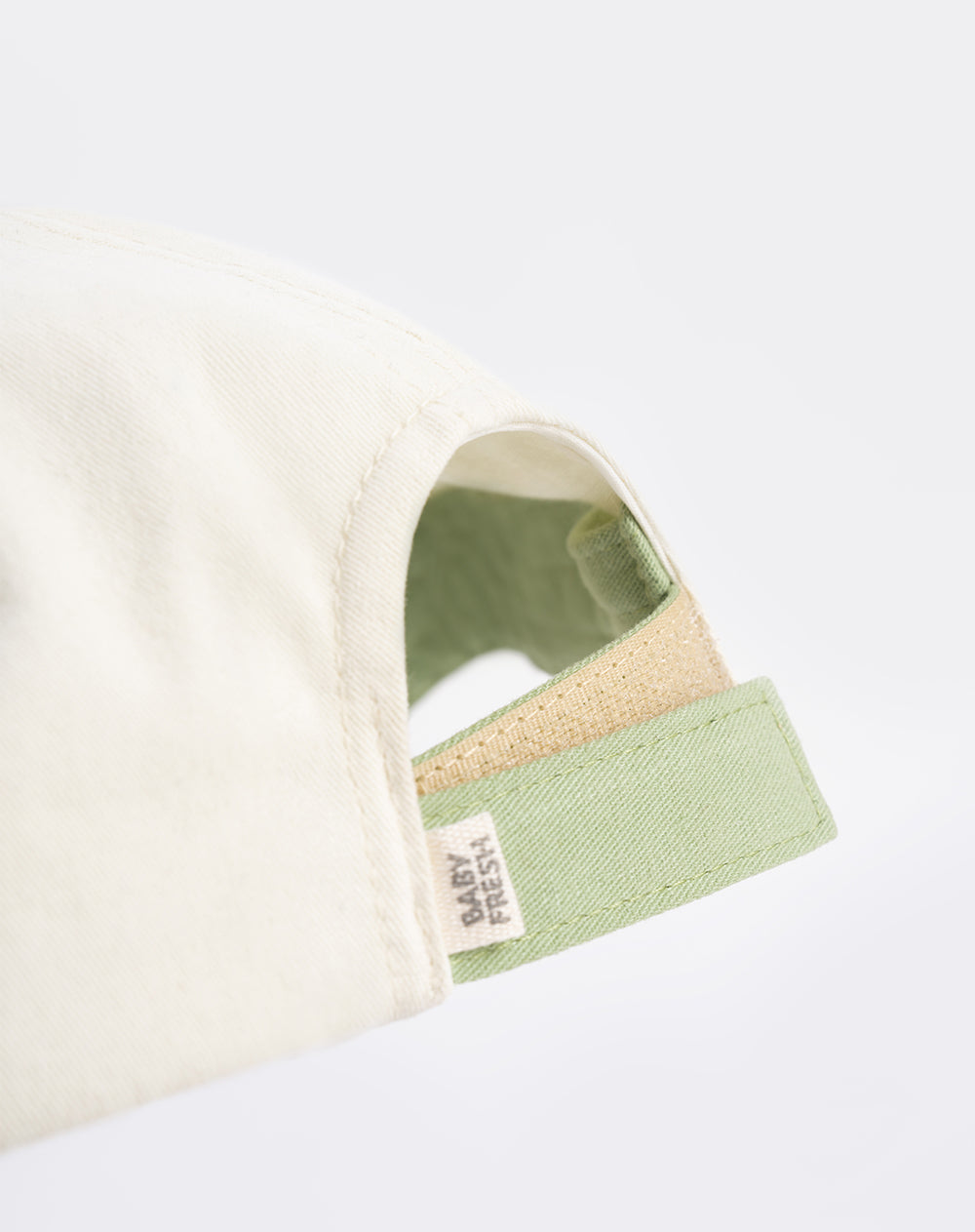 Gorra crudo bordado niña