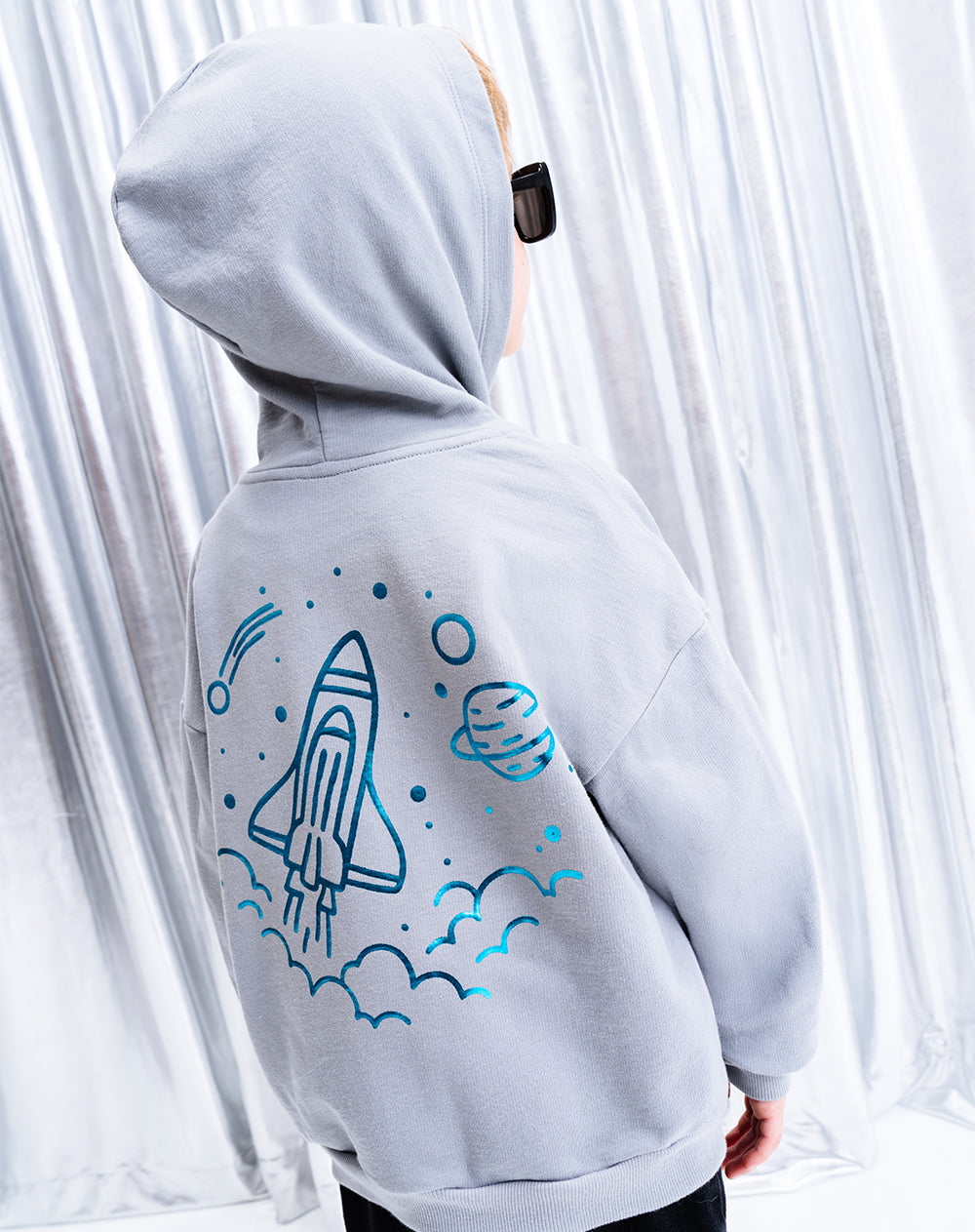 Buzo oversize gris niño
