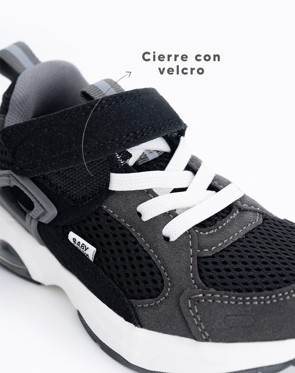 Tenis deportivos negros niño