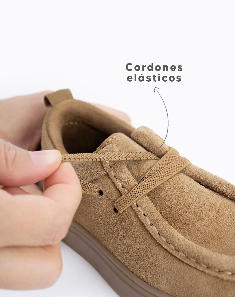 Zapato tipo mocasín gamuza café niño