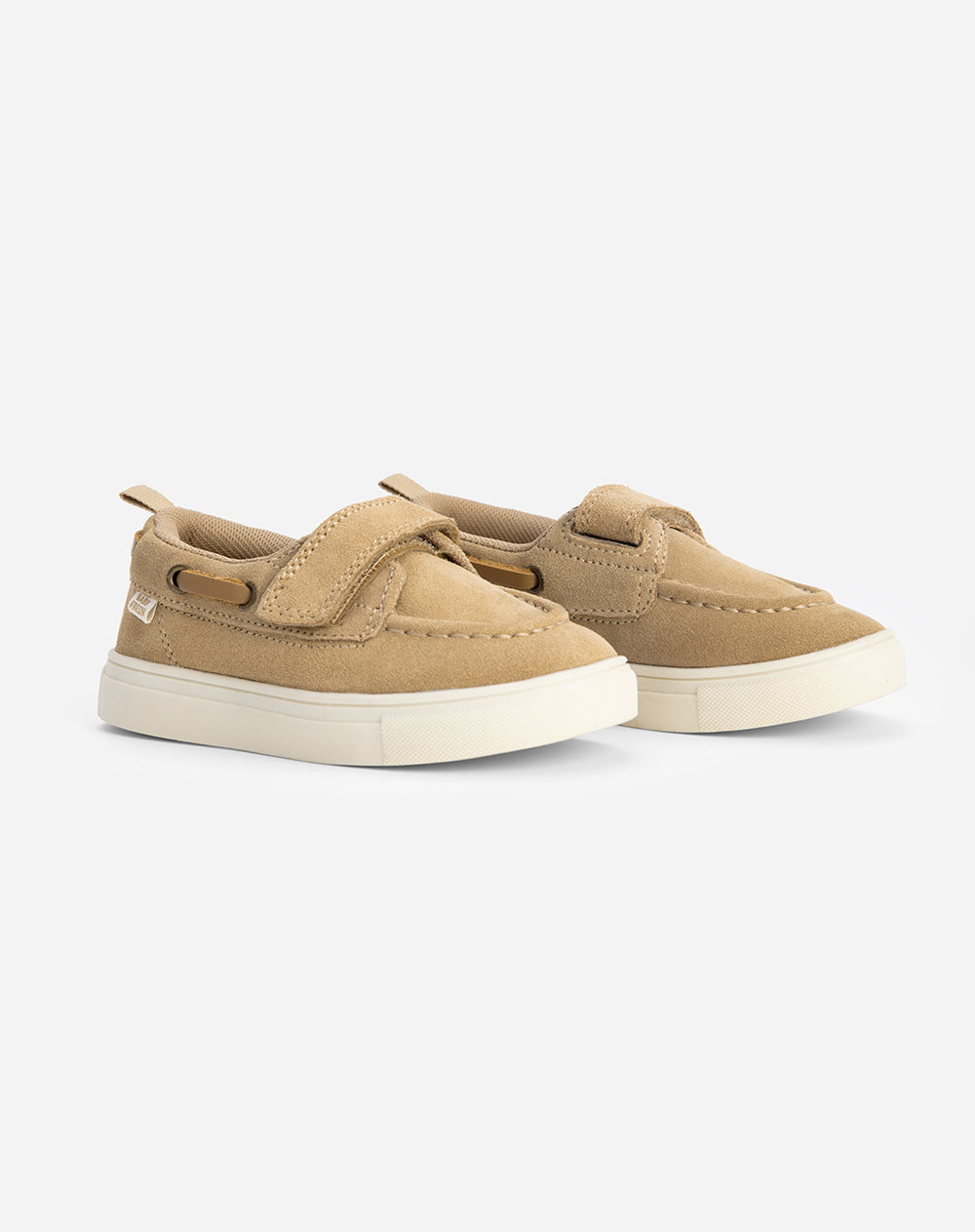 Zapatos tipo náutico café niño