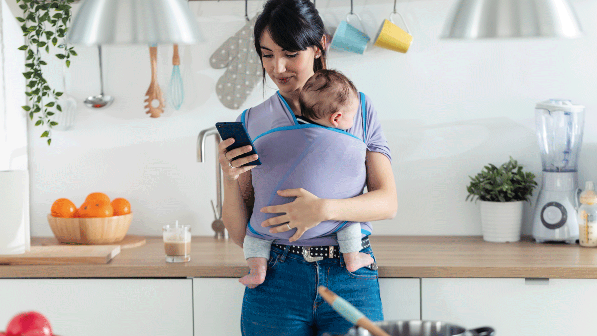 ¿Cómo cargar a un bebé?: beneficios de utilizar un fular 