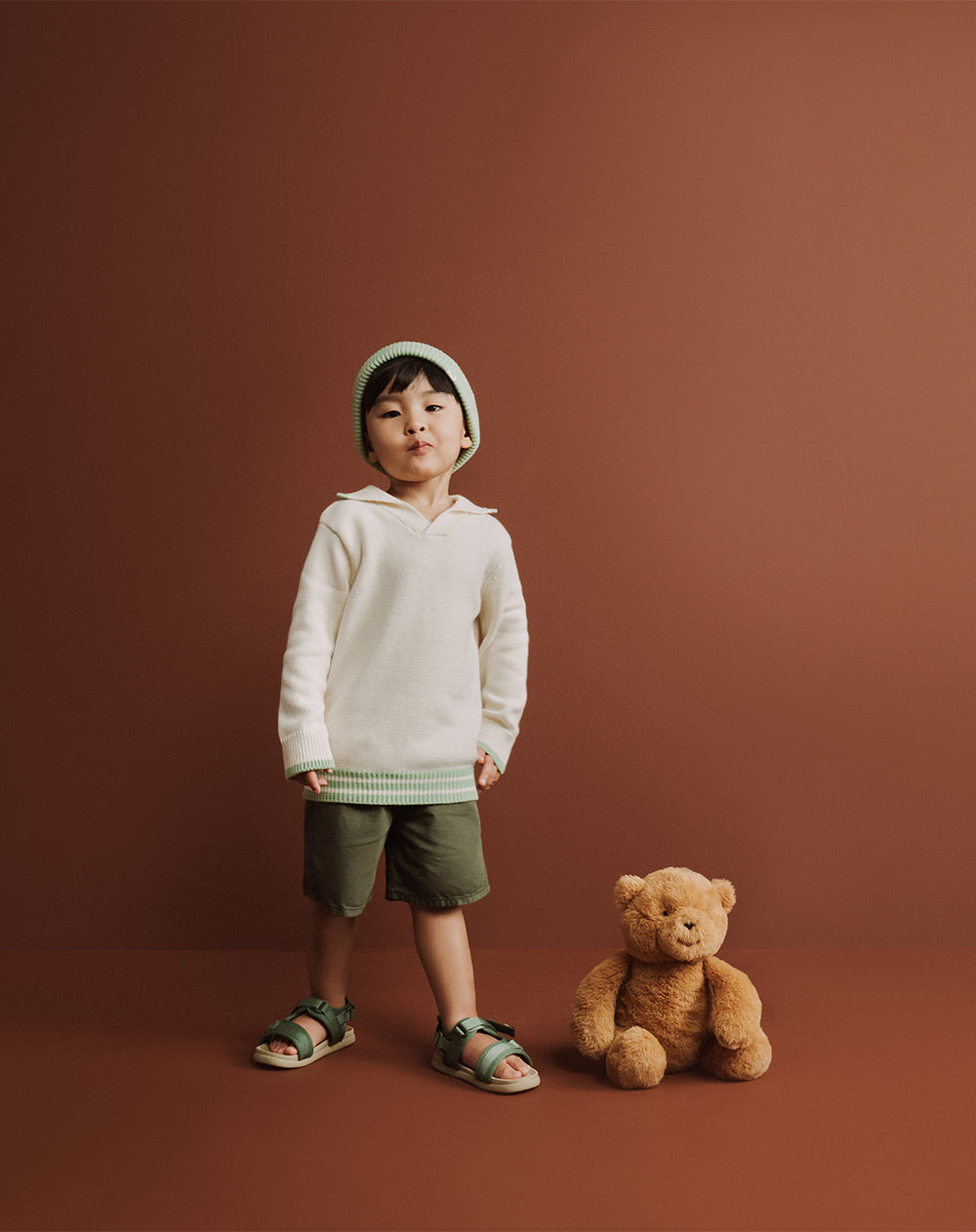 Buzo regular fit crema