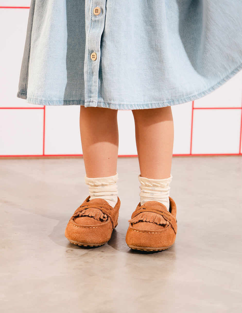 Mocasines gamuza café niña