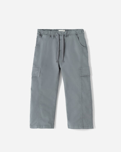 Pantalón tipo cargo tiro medio en drill gris niño