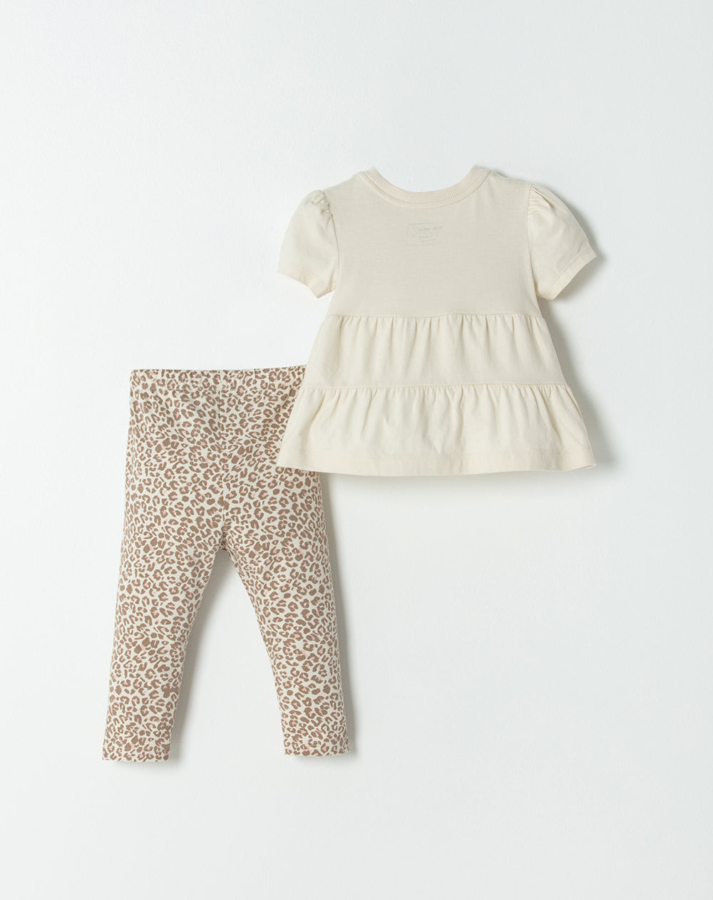 Conjunto pantalon largo manga larga beige estampado