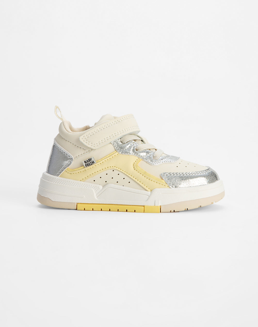 Tenis plateado