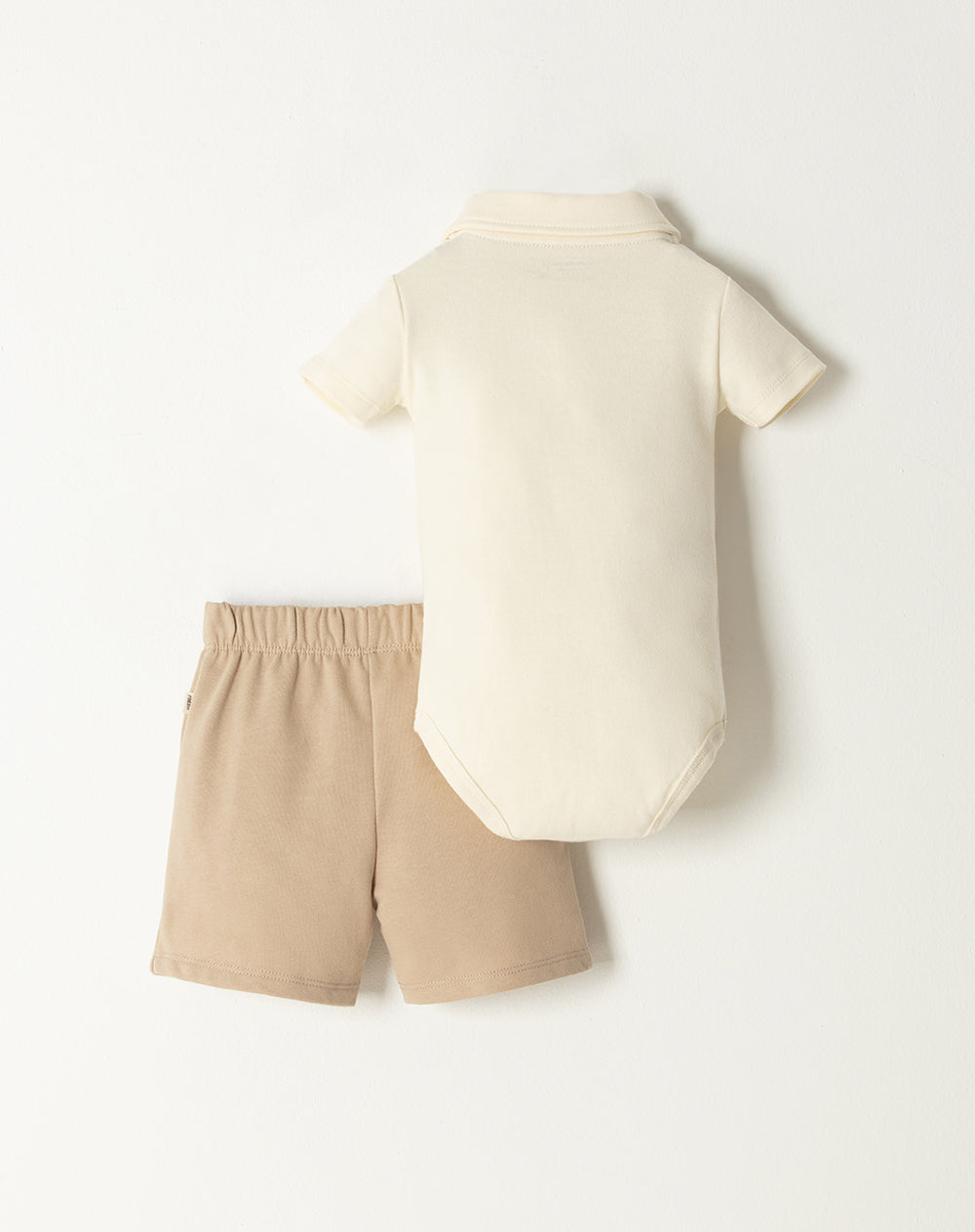 Conjunto body + bermuda beige