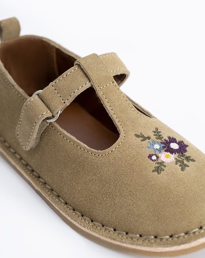 Zapatos tipo mary jane gamuza café niña