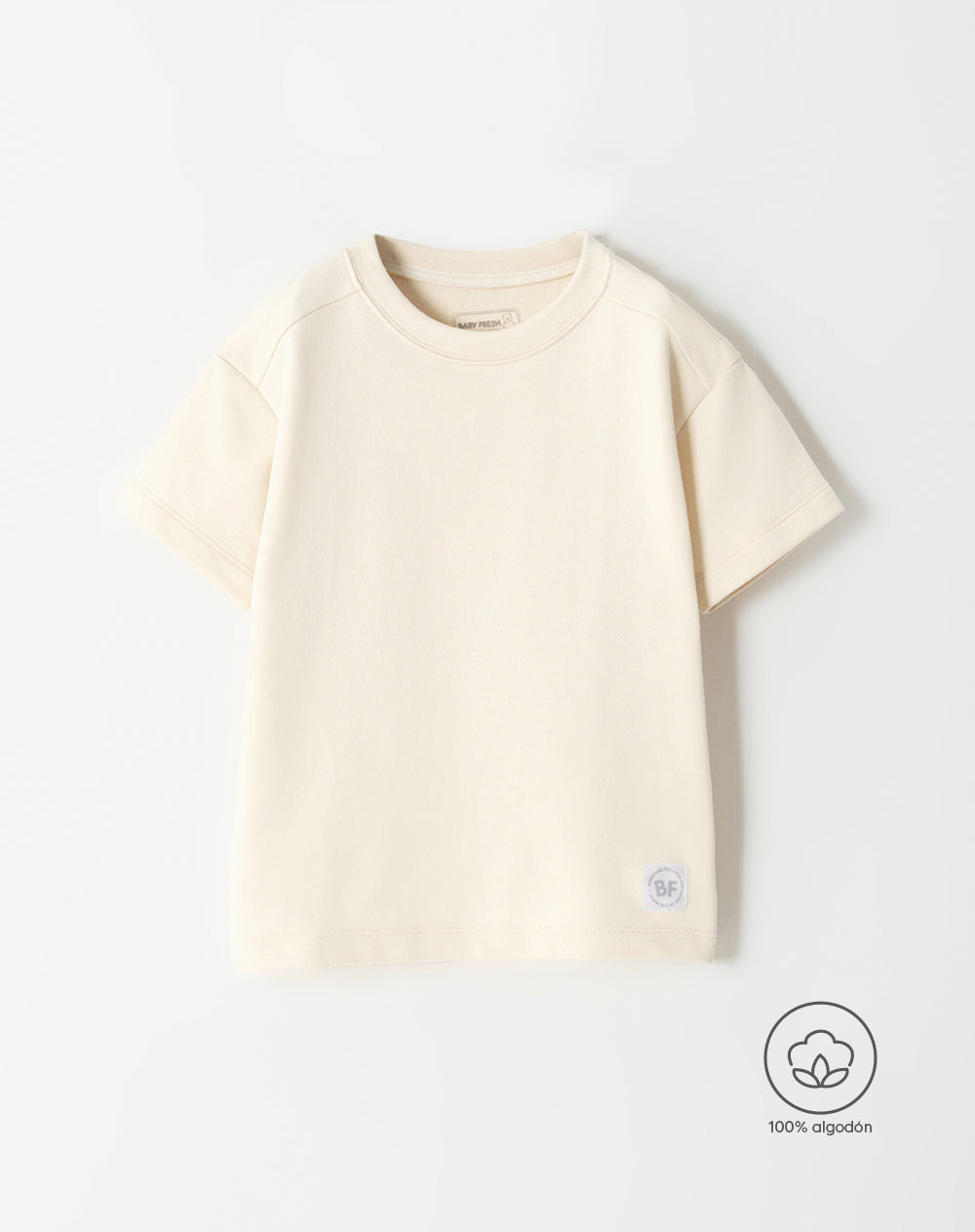 Camiseta oversized fit manga corta crema