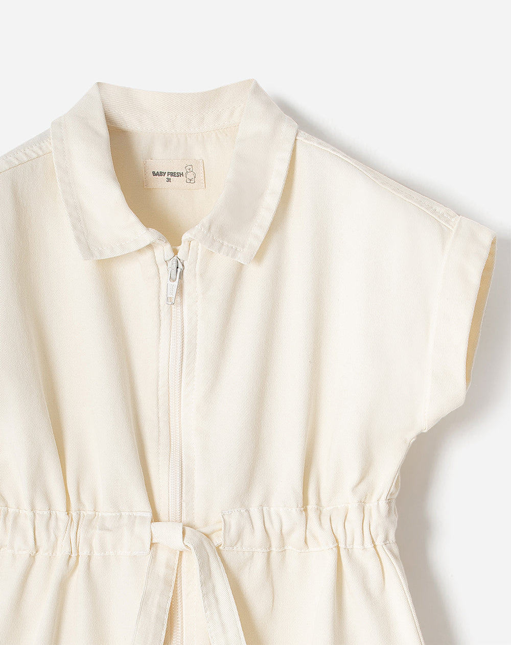 Vestido medio crema