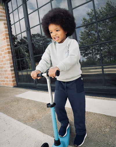 Jogger regular azul niño