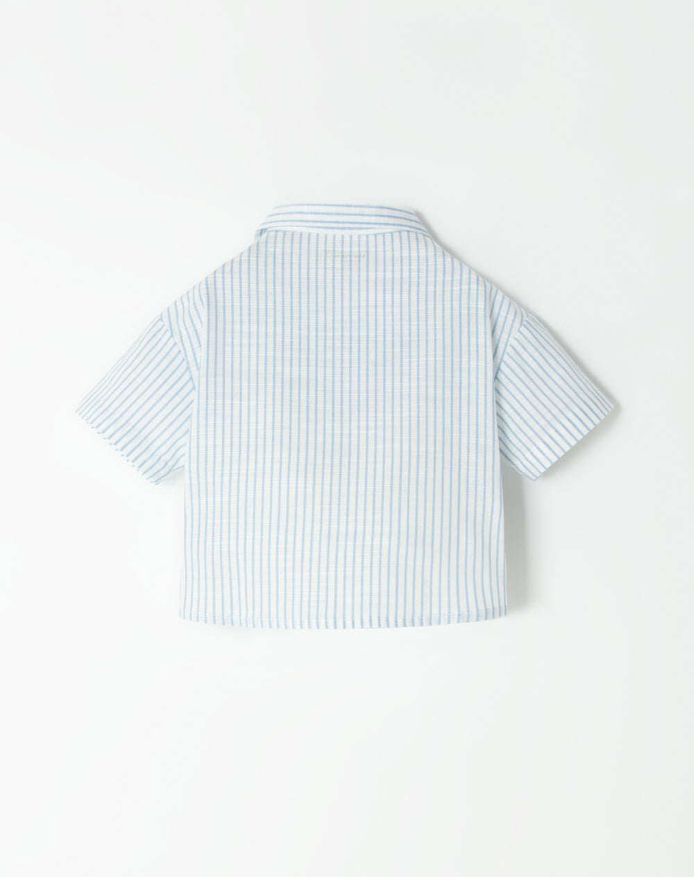 Camisa relaxed fit manga corta blanco estampado