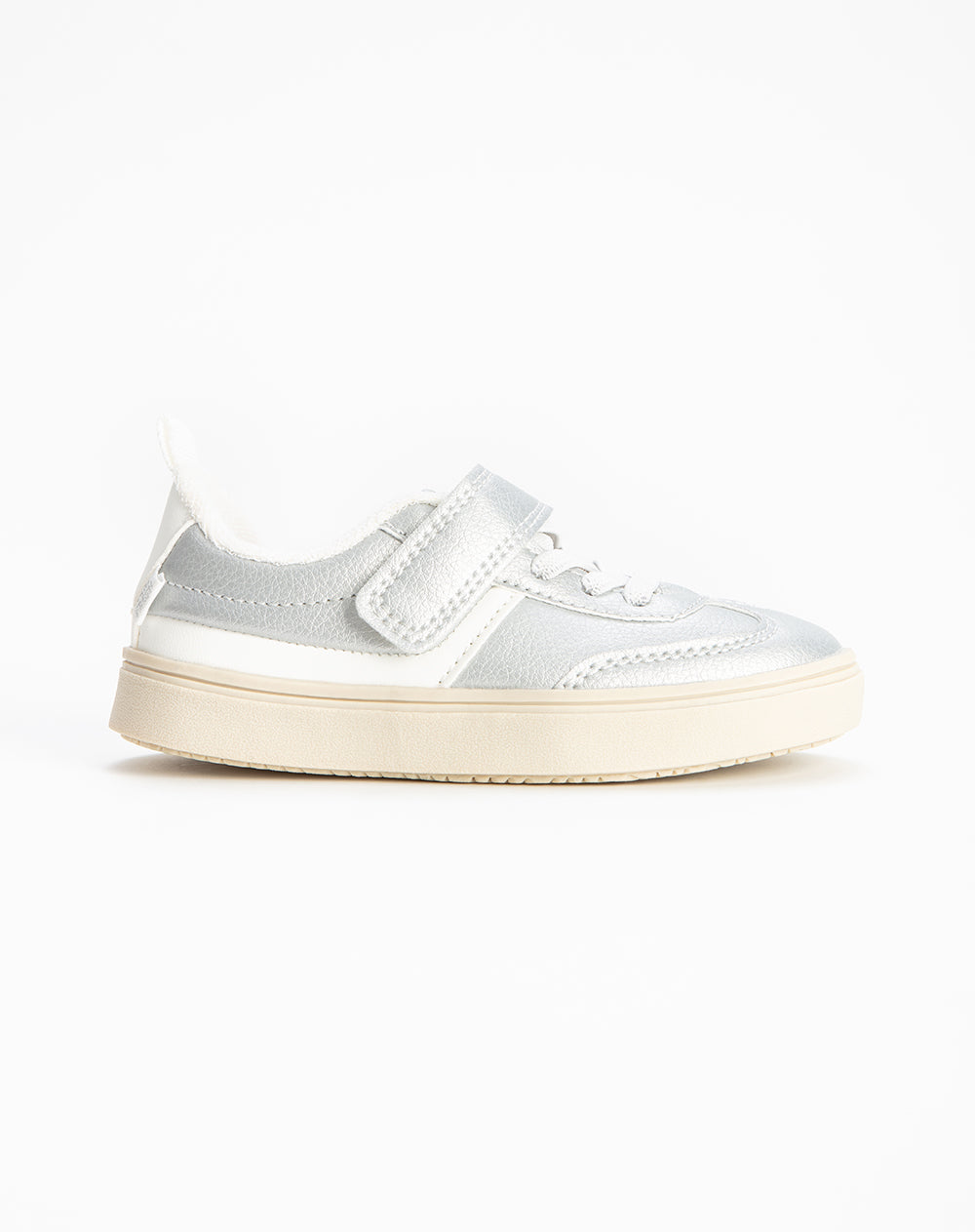 Tenis plateado